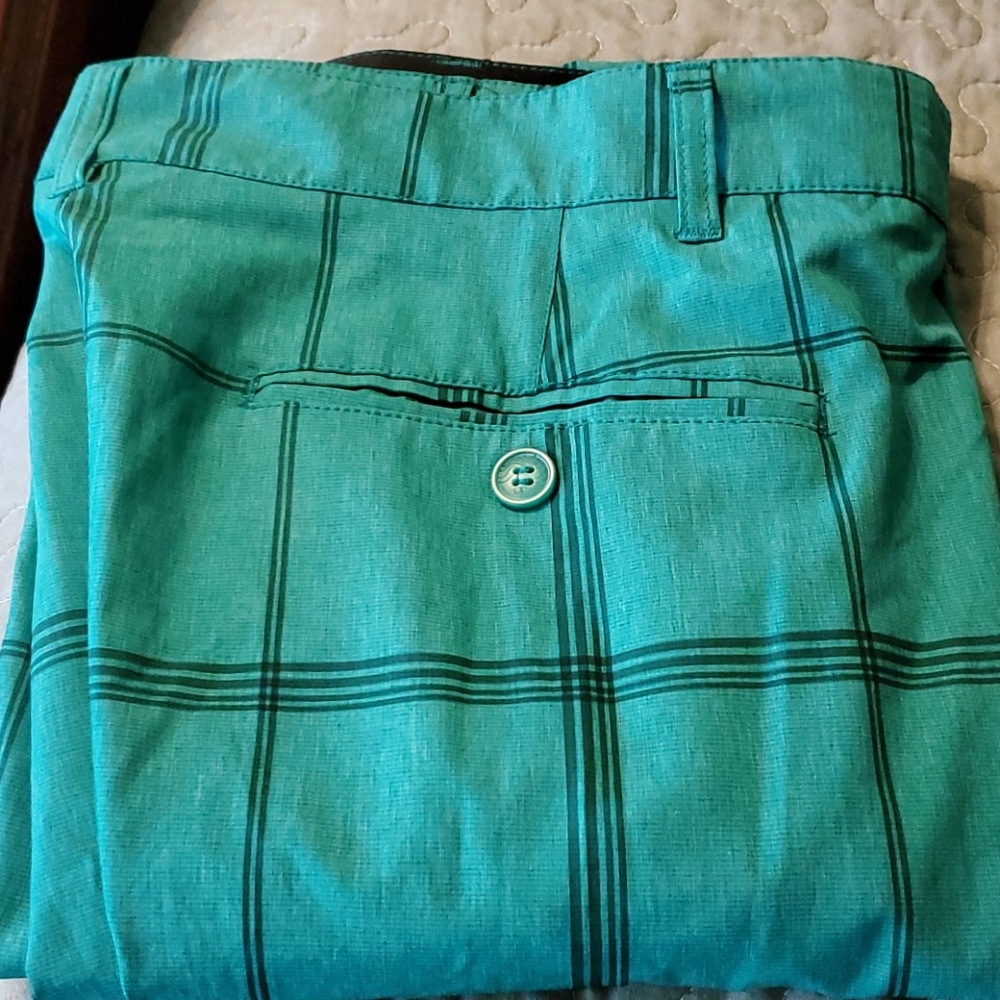 Mens shorts green plaid size 40